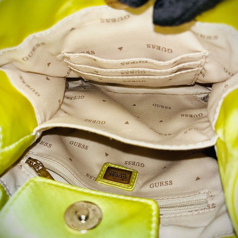 💚 GUESS Lime Green Mini Tote – Y2K Era - Picture 8 of 12